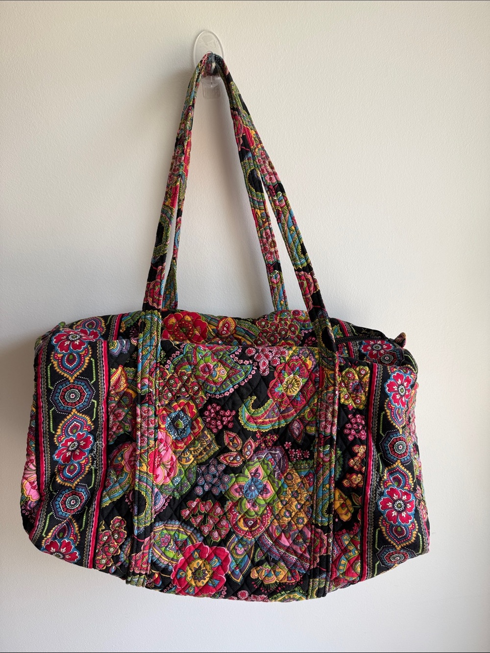 Vera Bradley SYMPHONY IN HUE LARGE DUFFEL BAG Retired
Weekend Travel Car...